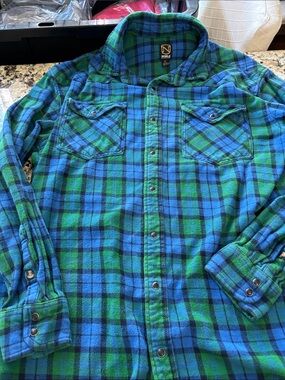 noble outfitters blue and green plaid flannel shirt